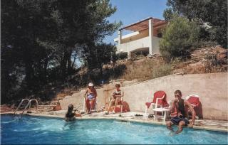 3 Bedroom Gorgeous Home In Pierrerue - 3