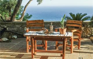 5 Bedroom Lovely Home In Agios Vasilios - Agia Paraskevi - 8