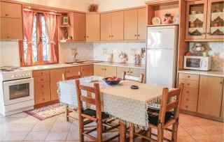 5 Bedroom Lovely Home In Agios Vasilios - Agia Paraskevi - 2