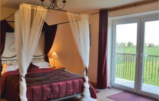 Stunning Home In Saint-Pierre-Sur-Orth - Sillé-le-Guillaume - 4