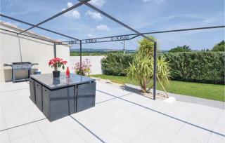Amazing Home In Sernhac - Sernhac - 8