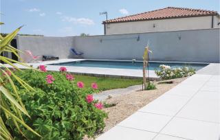 Amazing Home In Sernhac - 1