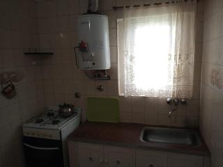 Amplia casa con fondo y estacionamiento a metros del mar - 5