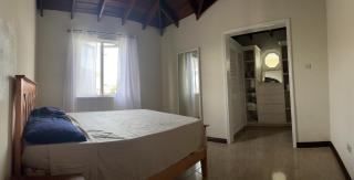 ‘MORIAH’ Private Room with Double Bed and shared bathroom - Saint Philip - 4