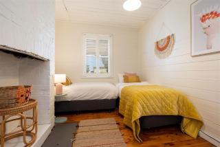 Hanigans Cottage - Bolong - 3