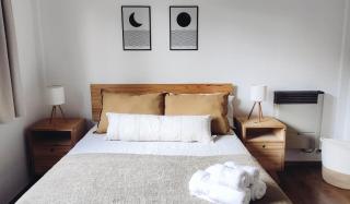 Casa con jardín y cochera ¡A 5 minutos del lago! - 2