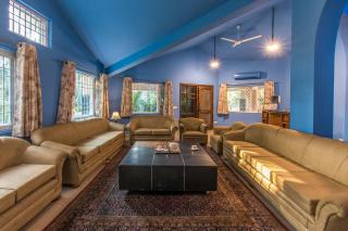StayVista at Solitude in the Woods- 2BR Villa in Delhi with Lawn Bonfire - 4