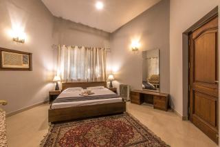 StayVista at Solitude in the Woods- 2BR cozy house in Sohna Delhi - Sohna - 2