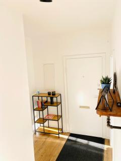 Zentral gelegene 2 Zi. Wohnung nähe Innenstadt/HBF - 2