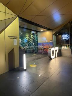 ‘Sunrise on Aura’ Apartment with stunning views. - Melbourne - 3