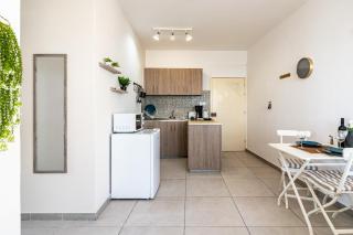 Whispering Palms 1-BR Apt By Finikoudes Beach - Larnaca - 8