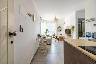 Whispering Palms 1-BR Apt By Finikoudes Beach - Larnaca - 5
