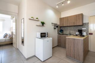 Whispering Palms 1-BR Apt By Finikoudes Beach - Larnaca - 3