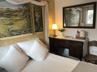 Cute self-contained guest room with ensuite and private decked porch in Glastonbury - 4