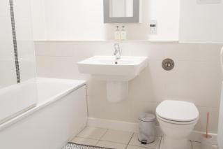 Stylish One Bed Apartment Central MK- The Hub - 4