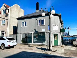 Romslig leilighet sentralt i Svolvær sentrum - Svolvær - 3
