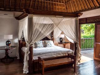 Istana Semer - Balinese Style Private Event Villa, with Large Pool, Gardens and Cook - Near to Canggu & Seminyak - Kerobokan - 2