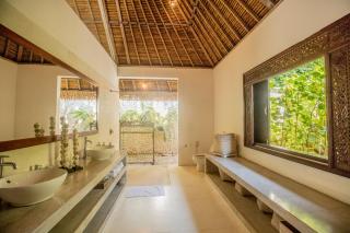Istana Semer - Balinese Style Private Event Villa, with Large Pool, Gardens and Cook - Near to Canggu & Seminyak - 3