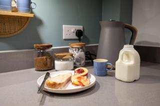 Courtyard Retreat- Free evening parking - Southampton - 8