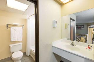 Super 8 by Wyndham Wichita North - Wichita - 1