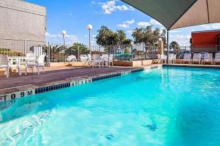 Travelodge by Wyndham San Antonio Downtown Northeast - San Antonio - 0