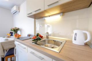 Guest House Rooms Rose - Molunat - 8