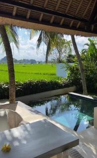 Crescent Moon - Ubud - 1
