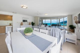 What a View - 2 Bedroom Apartment - Airlie Beach - 0