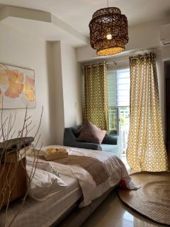 Brand New! Cozy Insperia Condo with Balcony and Samal Island View Beside Abreeza Mall - Davao City - 6