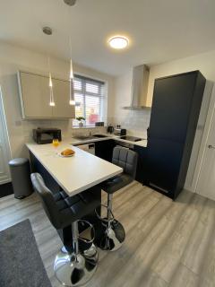 HU-Thirteen Apt One - Sleeps 4 - 2