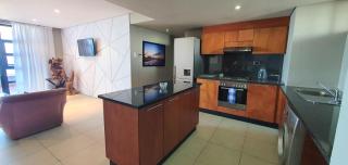 Accommodation Front - Elegant 4 Sleeper with Unbeatable Views - Durban - 8