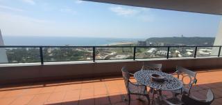 Accommodation Front - Elegant 4 Sleeper with Unbeatable Views - Durban - 0