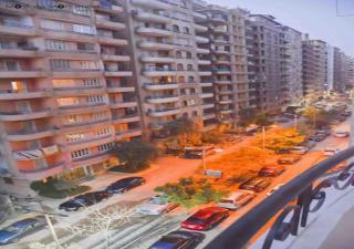 Modern 3 Bedroom Apartment Walk to Cafés & Bookstores - Cairo - 3