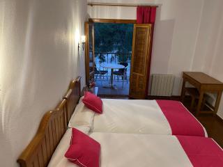 Hostal Ciudad Encantada - 4