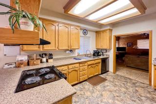 Black Bear Cabin - Bass Lake - 6