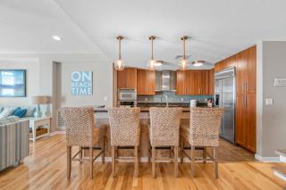 The Sanctuary - Blue Suede Views Penthouse 425B - 3