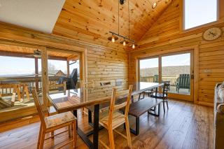 Curb-Free Chalet - 7