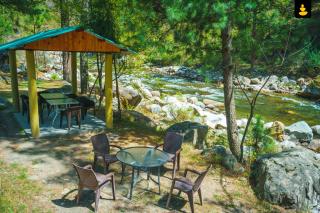 LivingStone Backwater Resort Tirthan Valley - Banjār - 0
