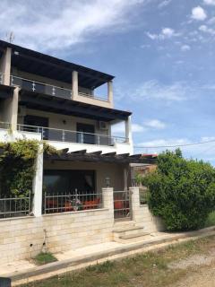 Tristan Beachfront House - 8