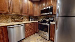 Mammoth Estates Deluxe 2 Bedroom Condos - 9