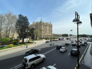 Azneft Royal Suite Apartment Sea View - 8