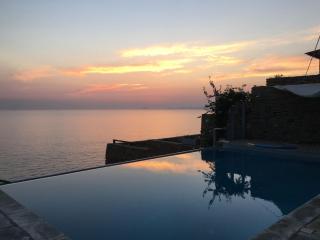 Waterfront villa "Afros" with a pool, direct access to the sea and a small beach - Koundouros - 9