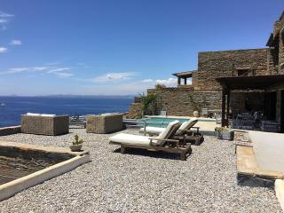 Waterfront villa "Afros" with a pool, direct access to the sea and a small beach - Koundouros - 2