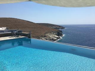 Waterfront villa "Afros" with a pool, direct access to the sea and a small beach - Koundouros - 4