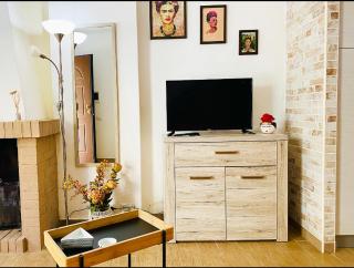 Frida Guest House - Iglesias - 1