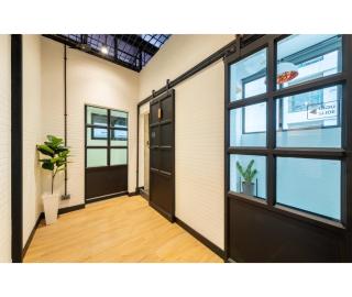 Siam Subway Hostel and Café - 8