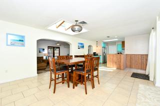 Heated Pool Home - VERY close to Siesta Beach, Restaurants & Shops! - Sarasota - 3