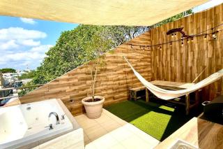 Penthouse Terraza & Jacuzzi Panorámicos, playas-cenotes y la Quinta Avenida todo caminando a 10 minutos! Muy amplio 2 niveles, excelente ubicación centro de Playa del Carmen, cerca de restaurantes, bares, área de coworking incluida para nómadas digitales! - 4