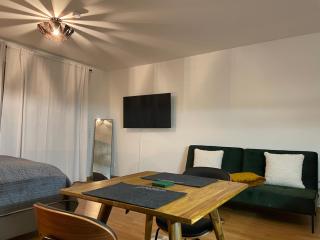 Studio Stevie Nicks I Parking Spot I Workplace I 24in Screen I Kitchen I PS4 - Offenbach - 5