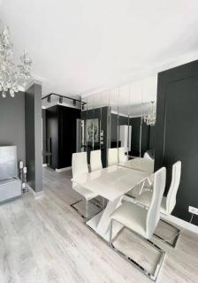 Selling Sunset Apartaments 2 - 1